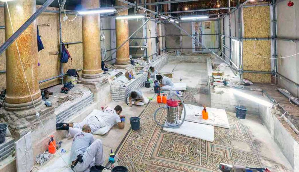 Arqueólogos trabajando en el lugar del nacimiento de Jesús de Nazaret. Arqueólogos trabajando en el lugar del nacimiento de Jesús de Nazaret.