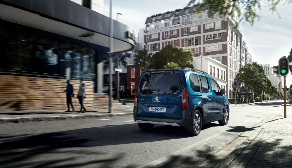 El Peugeot e Rifter será, en 2022, la nueva furgoneta eléctrica de la marca francesa.
