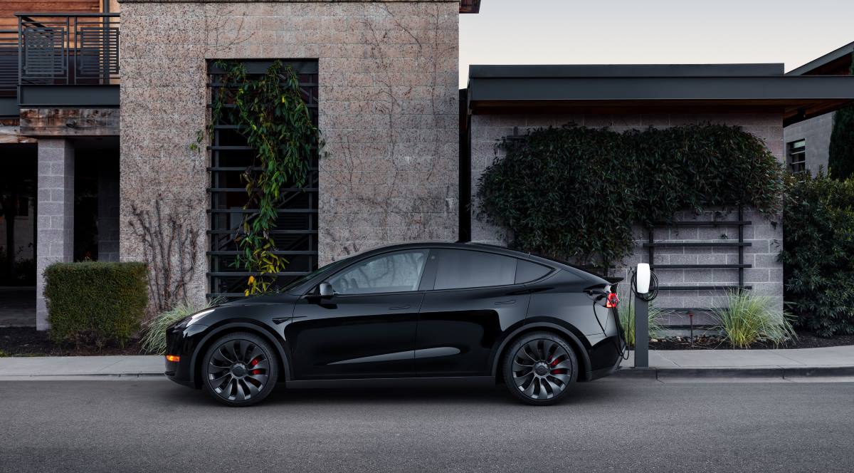 Tesla Model Y 6