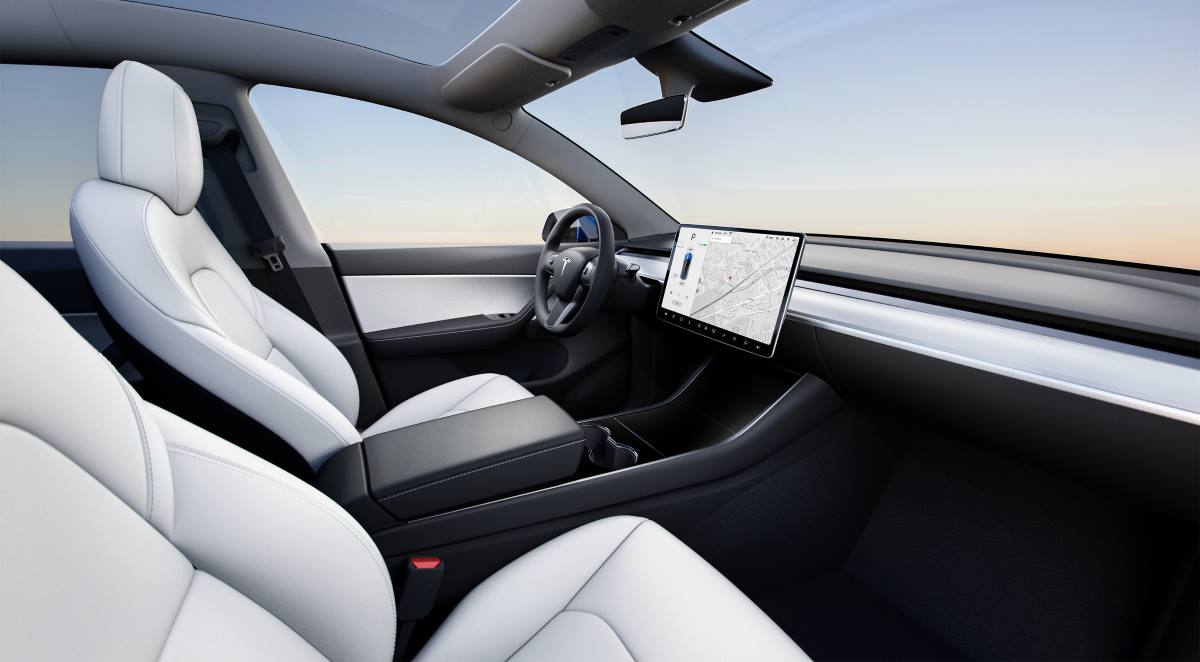 Tesla Model Y 8