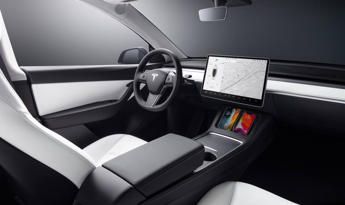 Tesla Model Y 15