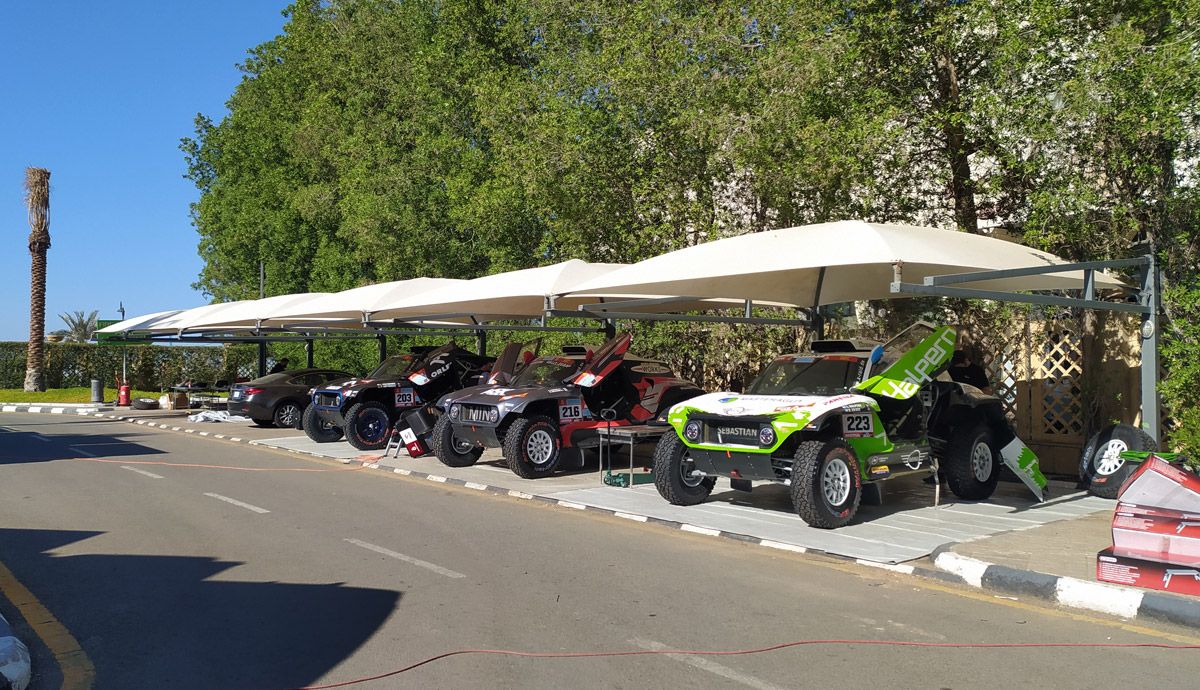 Parque cerrado de Audi previo al inicio del Rally Dakar 2022.