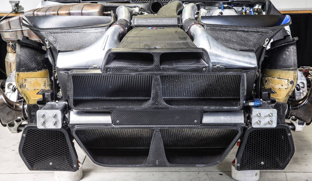 BMW M4 GT3 2022 4