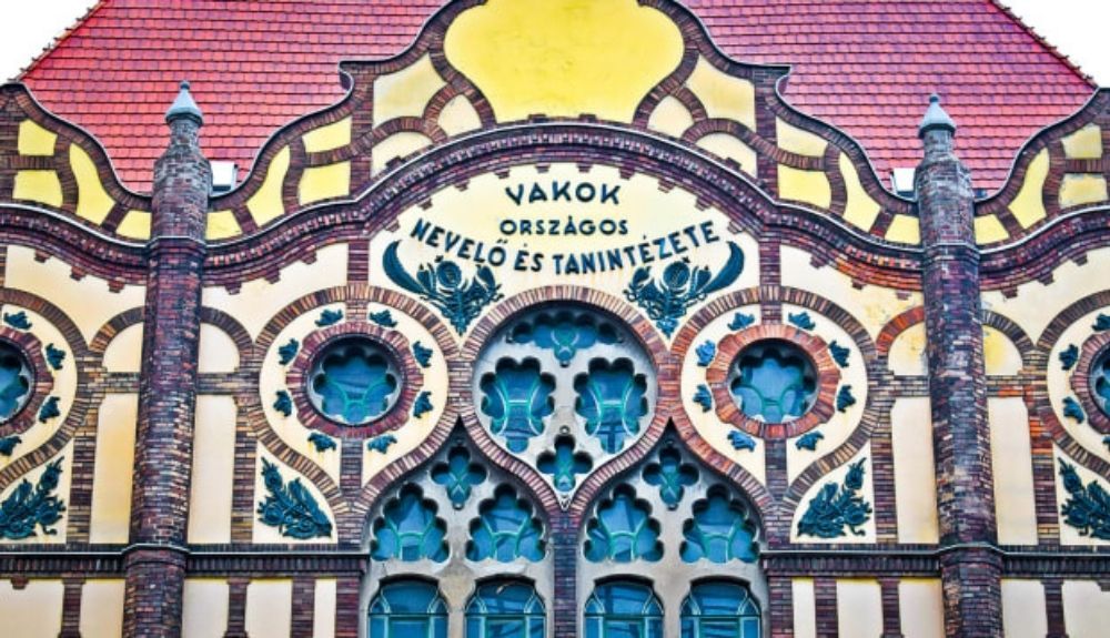 Instituto Nacional para Ciegos de Hungría. Budapest tiene lugares asombrosos.