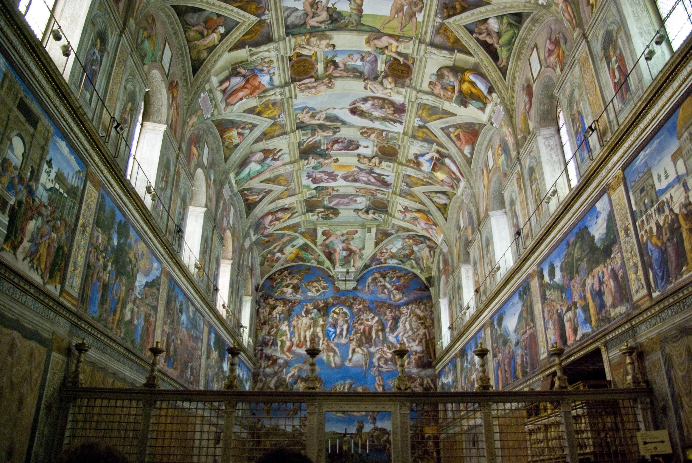 La Capilla Sixtina fue construida dentro del Vaticano, entre 1477 y 1480, por el Papa Sixto IV.
