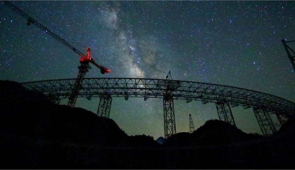 FAST ha sido una herrramienta importante en la búsqueda de estrellas giratorias y colapsadas conocidas como púlsares, FAST ha sido una herrramienta importante en la búsqueda de estrellas giratorias y colapsadas conocidas como púlsares,