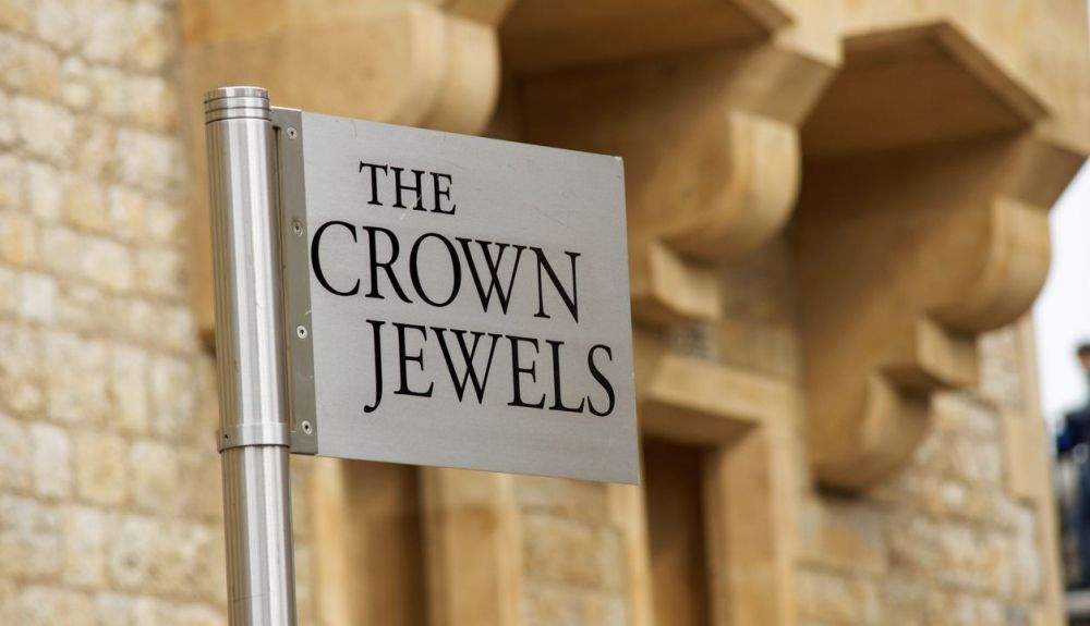 Las joyas de la corona en la Torre de Londres se exhiben desde el siglo XVII.