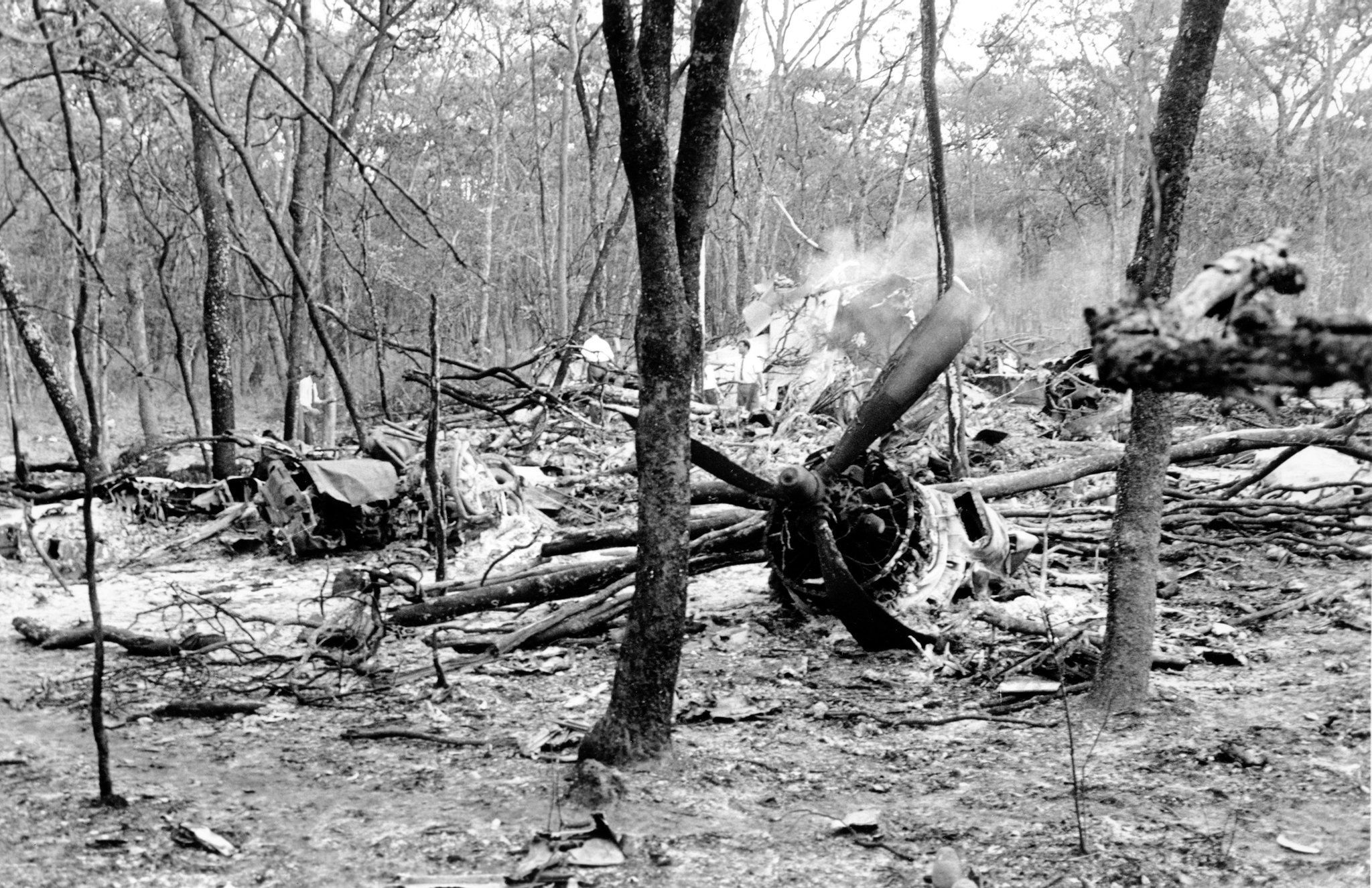 Los restos del accidente del avión, donde viajaba el jefe de la ONU.