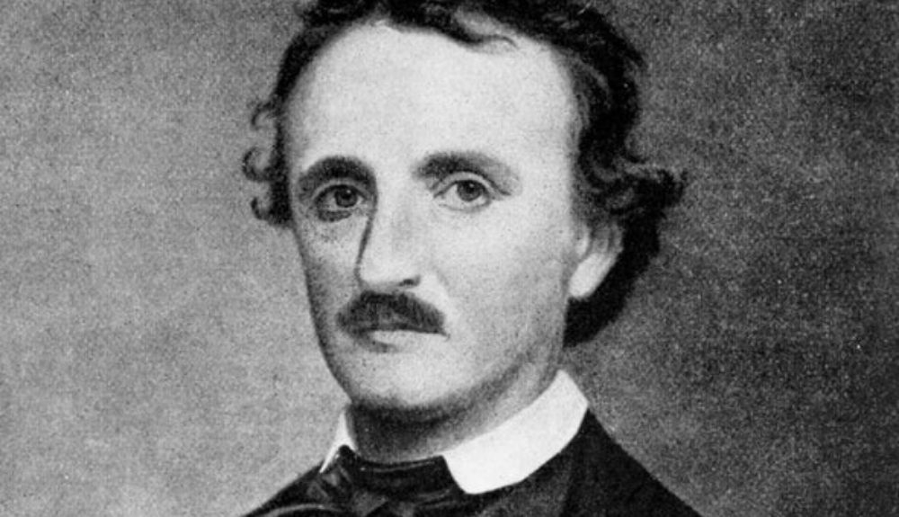 Poe, en la Universidad, se dedicó a jugar para hacerse cargo de sus propios gastos. Poe, en la Universidad, se dedicó a jugar para hacerse cargo de sus propios gastos.