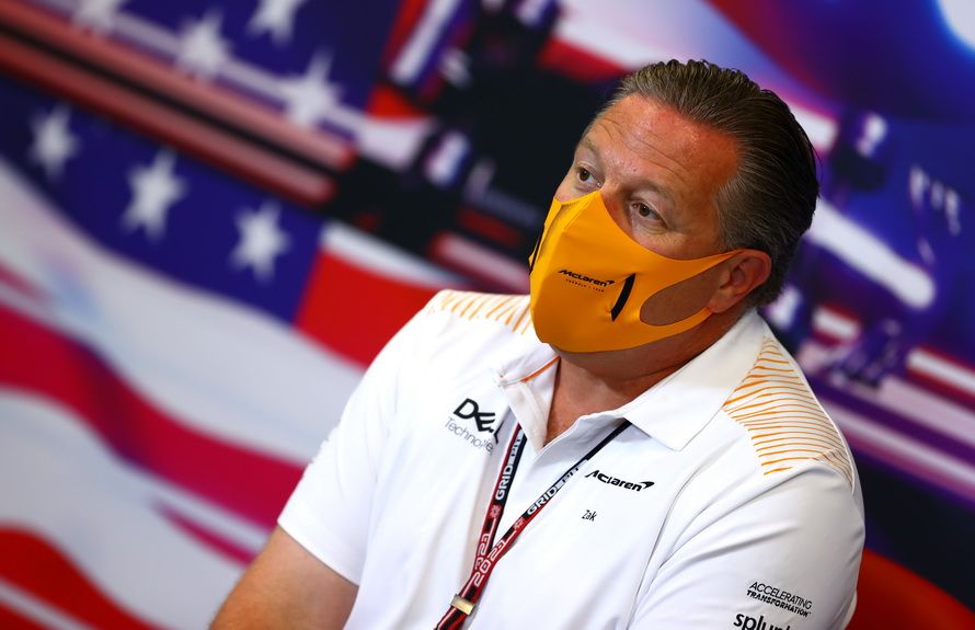 Zak Brown, CEO de McLaren, pone el dedo en la llaga