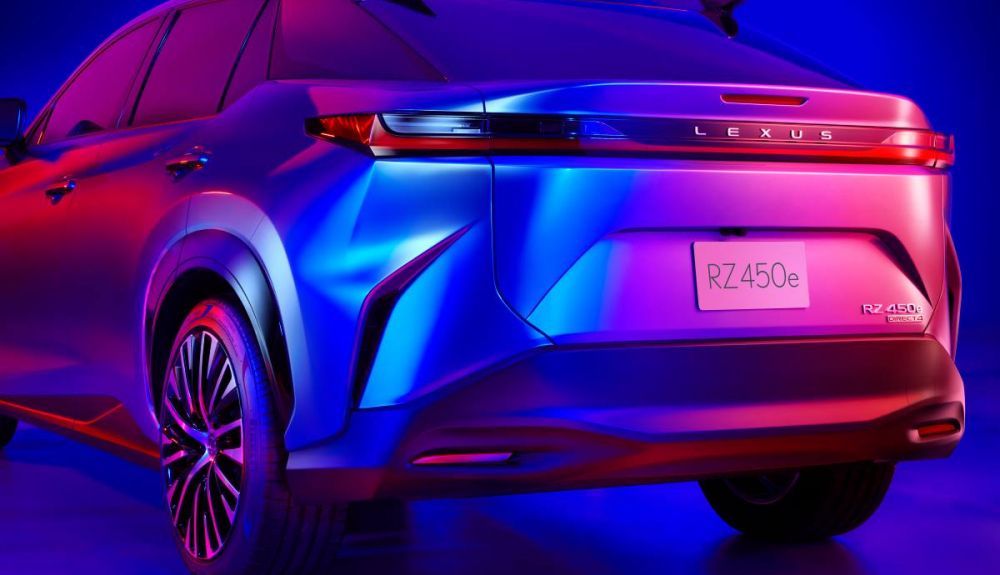Lexus RZ 450e 2