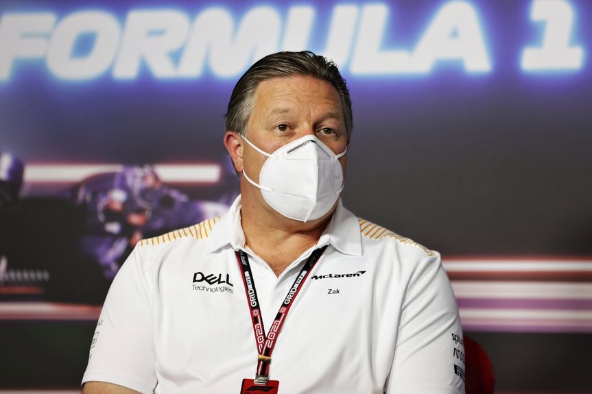 Zak Brown no deja títere con cabeza