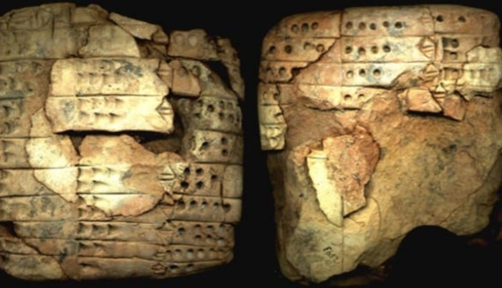La tablilla sumeria, en poder del Museo Vorderasiatisches de Berlín, se creó alrededor del 2600 a. C La tablilla sumeria, en poder del Museo Vorderasiatisches de Berlín, se creó alrededor del 2600 a. C