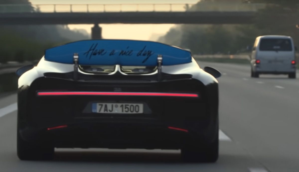 Un Bugatti Chiron a 417 km/h en una Autobahn alemana, en vídeo.