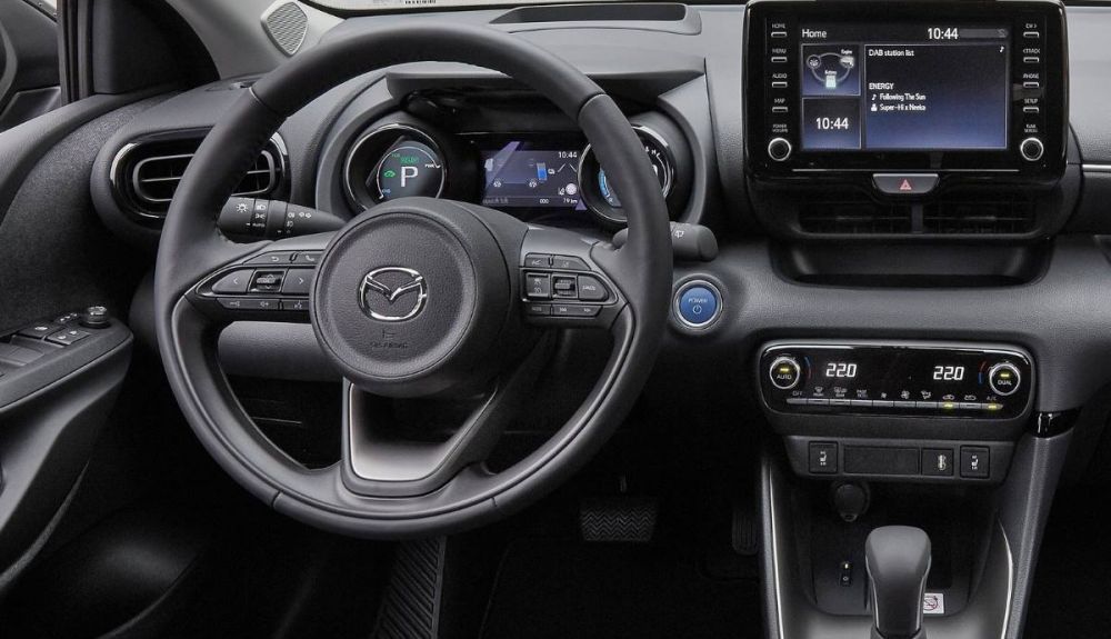 Mazda2Hybrid 3