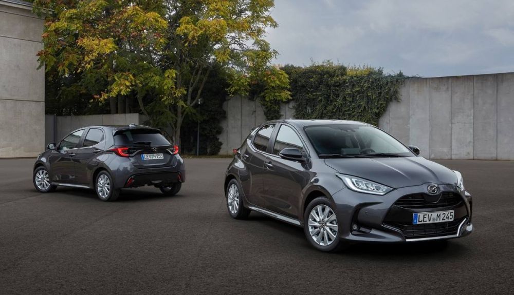 Mazda2Hybrid 4