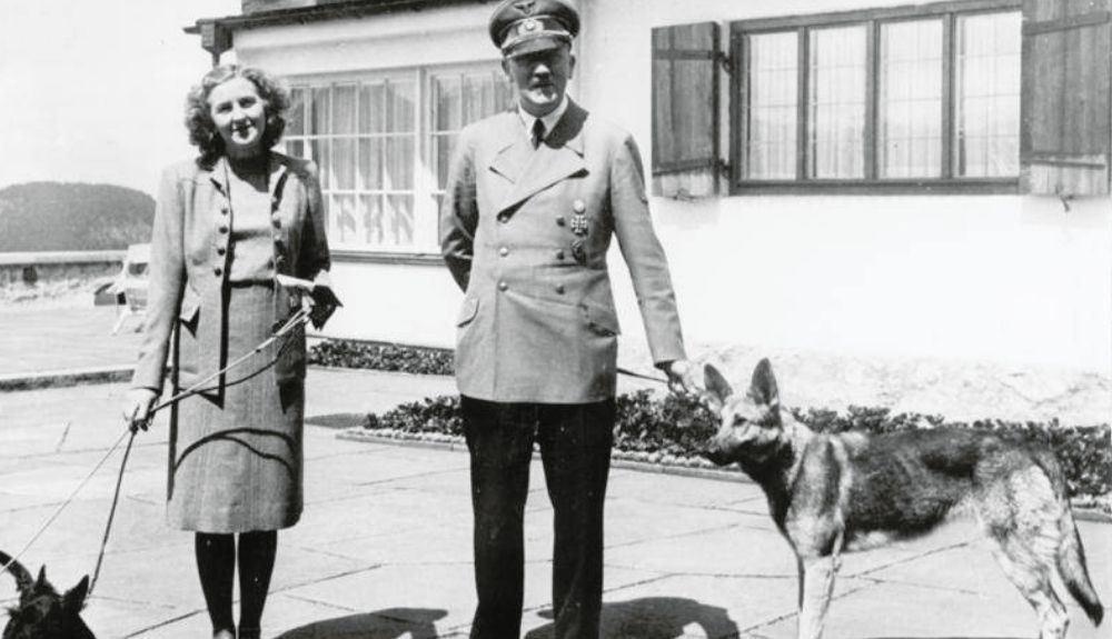 Tras los intentos de suicidio, Eva Braun se trasladó a vivir a la casa del dictador en lso Alpes Bávaros. Tras los intentos de suicidio, Eva Braun se trasladó a vivir a la casa del dictador en lso Alpes Bávaros.