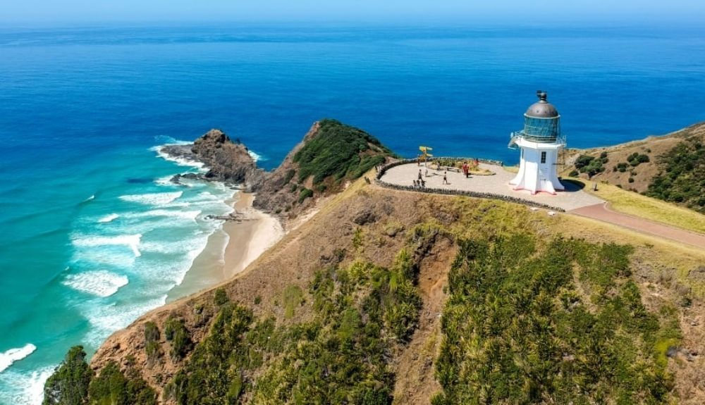 Cabo Reinga, donde se encuentran el Mar de Tasmania y el Océano Pacífico. Cabo Reinga, donde se encuentran el Mar de Tasmania y el Océano Pacífico.