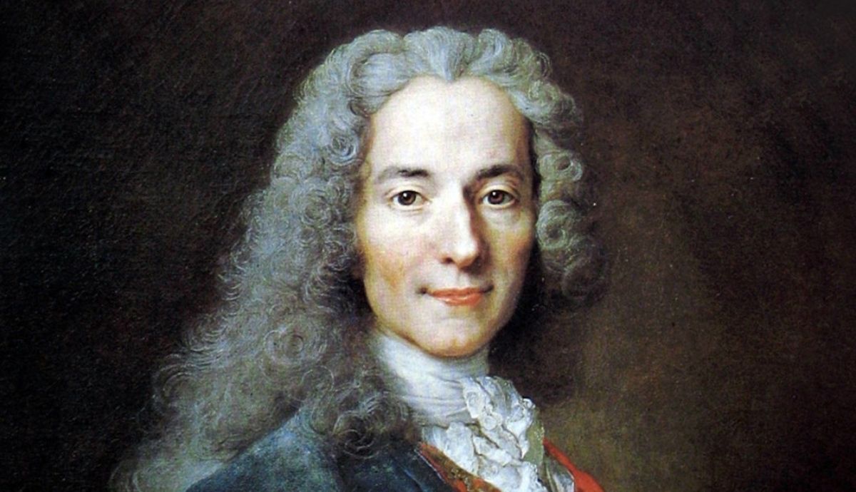 Voltaire ayudó a inspirar la Revolución Francesa y a enseñar a la gente a pensar de manera más crítica.