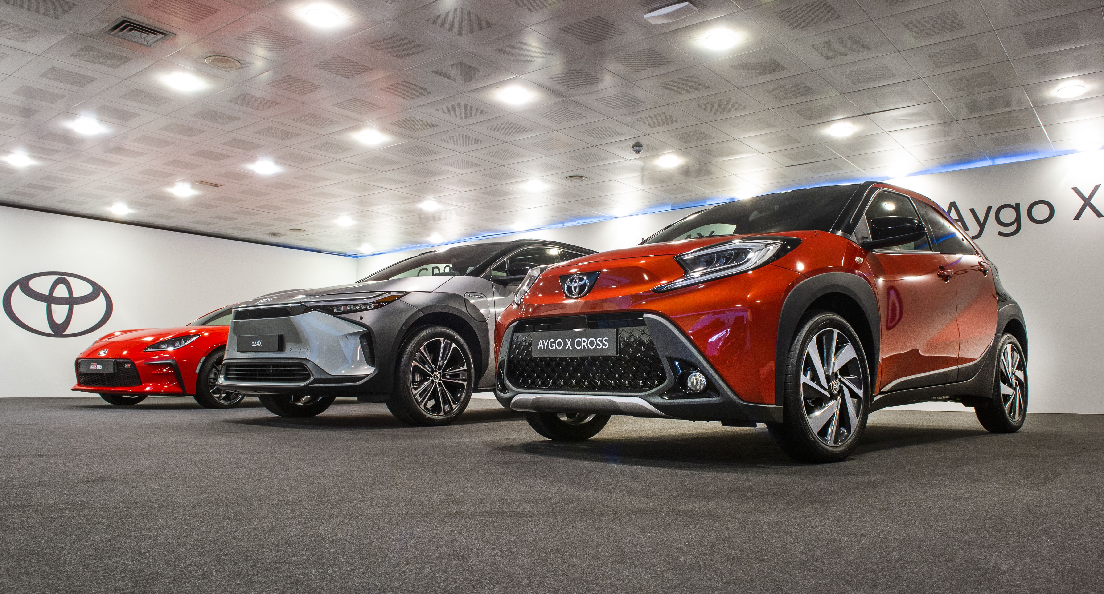 Nuevos Toyota Aygo X Cross, Toyota bZ4X y Toyota GR86 (2)
