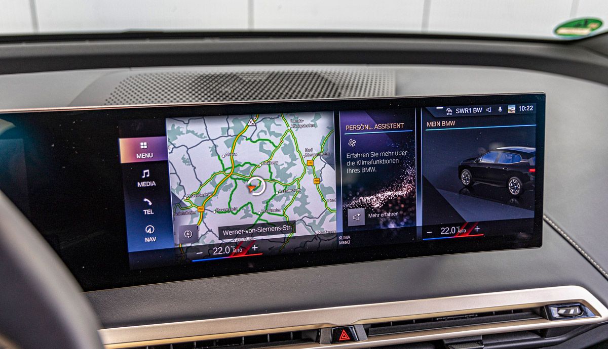 Interior del BMW iX xDrive50.