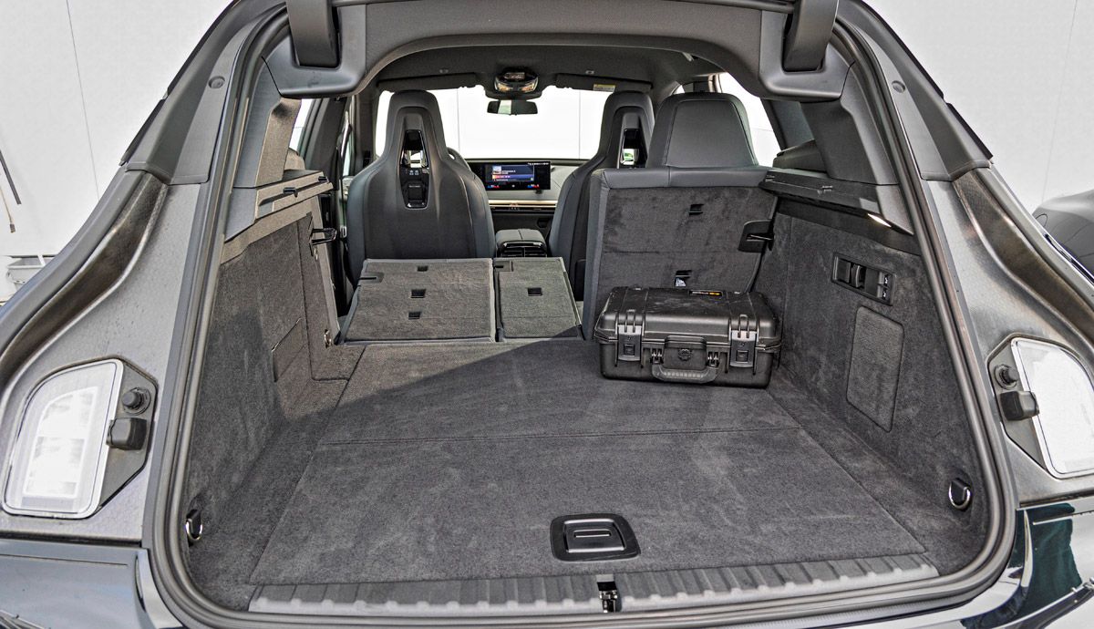 Interior del BMW iX xDrive50.