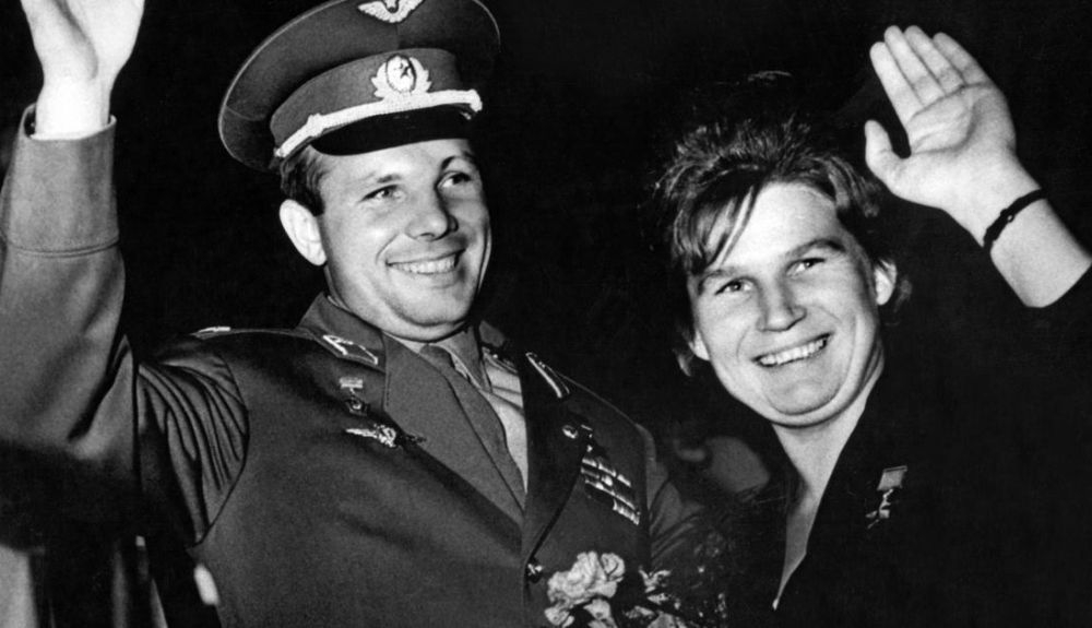 La cosmonauta rusa, juntoa a Yuri Gagarin. La cosmonauta rusa, juntoa a Yuri Gagarin.