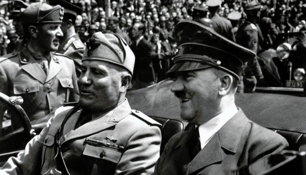 Adolf Hitler y Benito Mussolini en Munich, Alemania, alrededor de junio de 1940. Adolf Hitler y Benito Mussolini en Munich, Alemania, alrededor de junio de 1940.