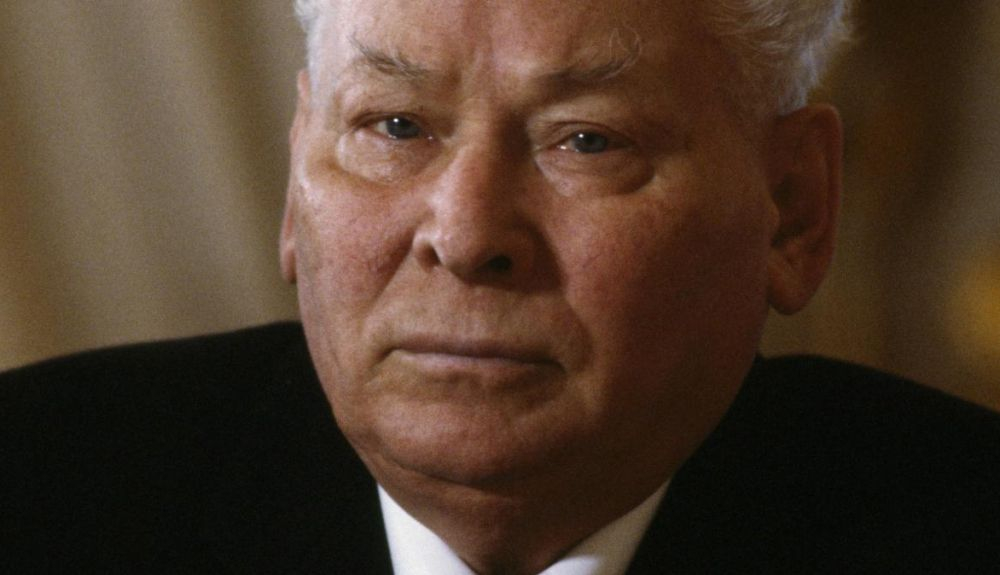 Chernenko nació en Ucrania y gobernó durante un breve periodo la Unión Soviética. Chernenko nació en Ucrania y gobernó durante un breve periodo la Unión Soviética.