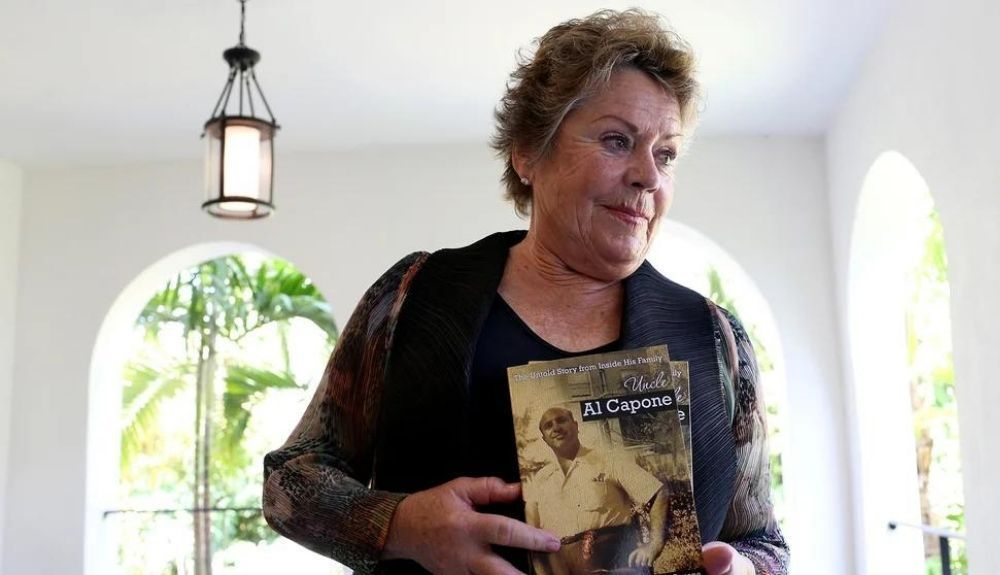 Deirdre Marie Capone ha escrito un libro sobre su tío, al que admiraba. Deirdre Marie Capone ha escrito un libro sobre su tío, al que admiraba.