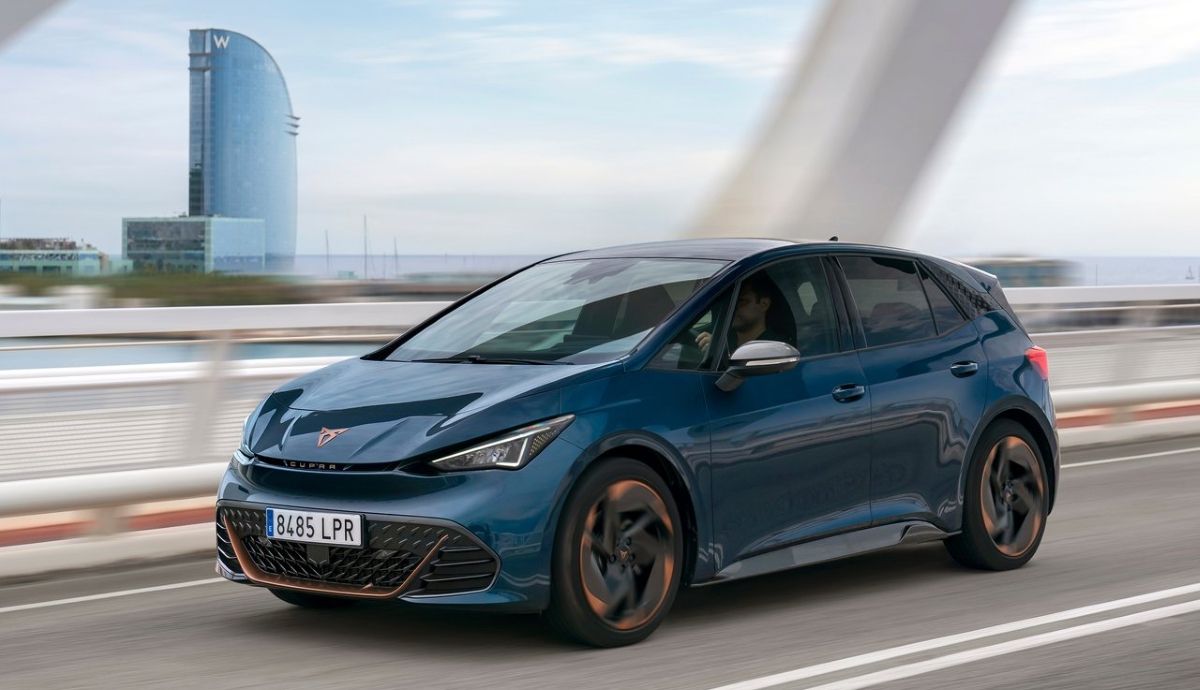 Cupra Born, el nuevo compacto inicia sus entregas en España, es ya la nueva referencia