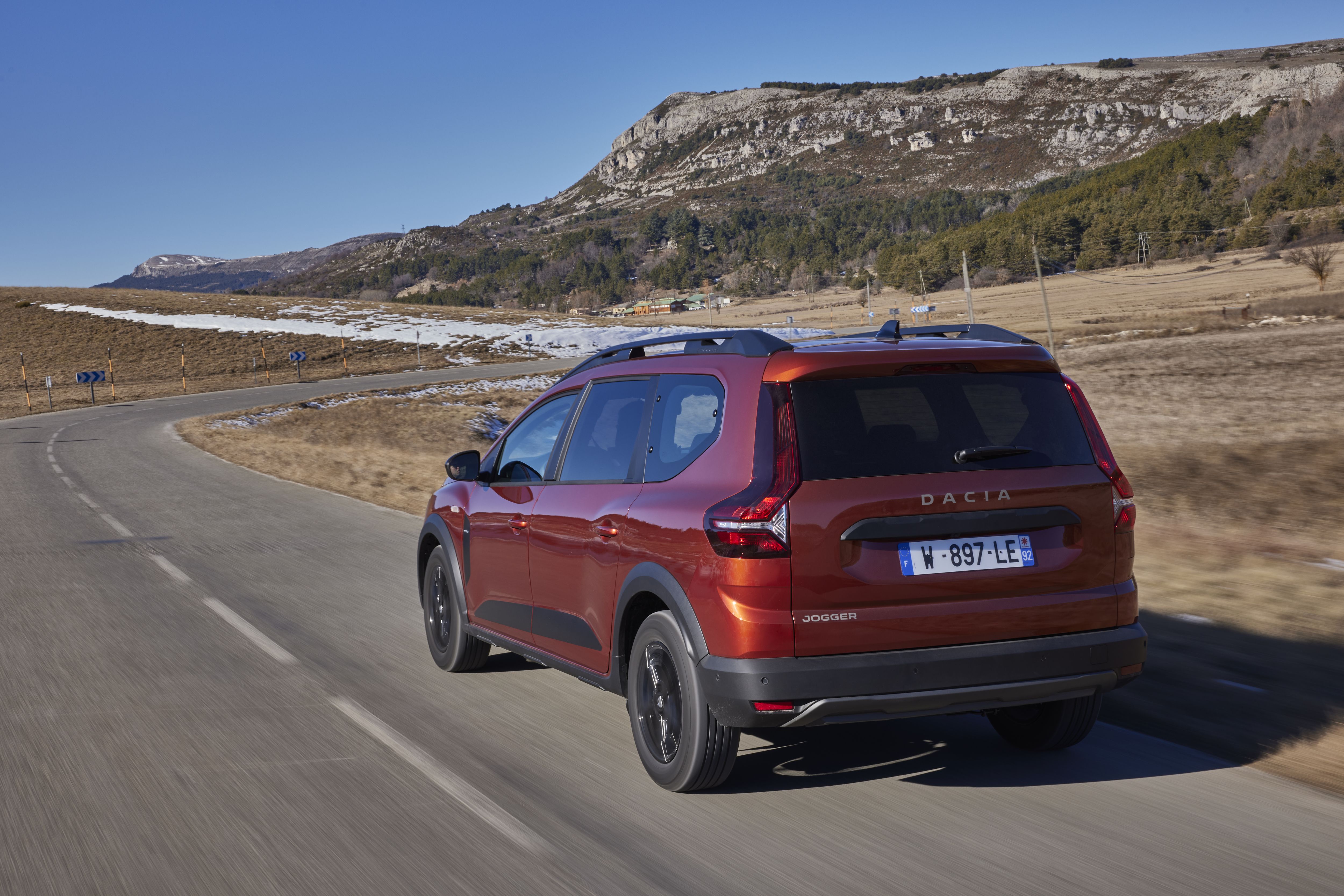 El Dacia Jogger E-Tech estará a la venta en marzo