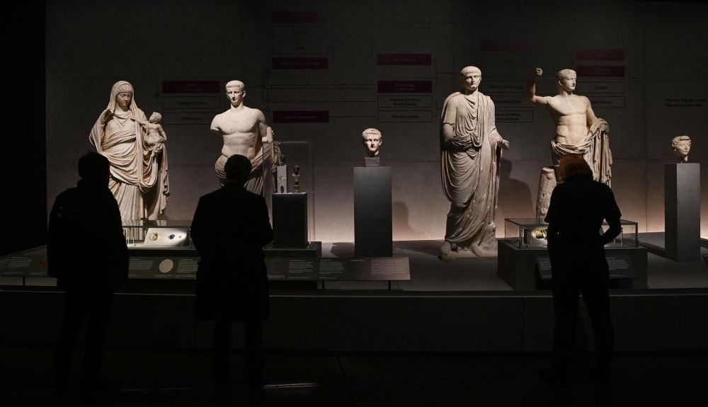 Neron fue el quinto emperador de Roma. Neron fue el quinto emperador de Roma.