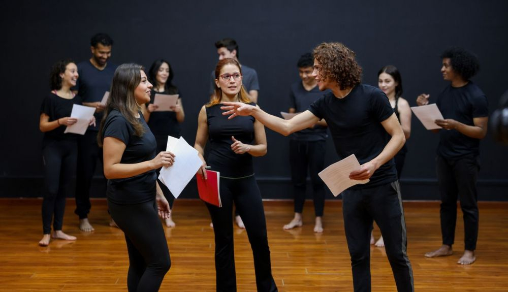 Los ingresos de las industrias culturales y creativas disminuyeron entre un 20% y un 40%. Los ingresos de las industrias culturales y creativas disminuyeron entre un 20% y un 40%.
