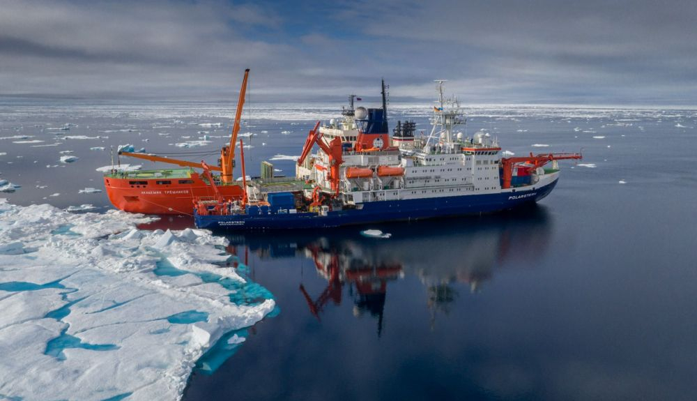 La expedición se llevó a cabo en el rompehielos de investigación alemán Polarstern entre septiembre de 2019 y octubre de 2020. La expedición se llevó a cabo en el rompehielos de investigación alemán Polarstern entre septiembre de 2019 y octubre de 2020.