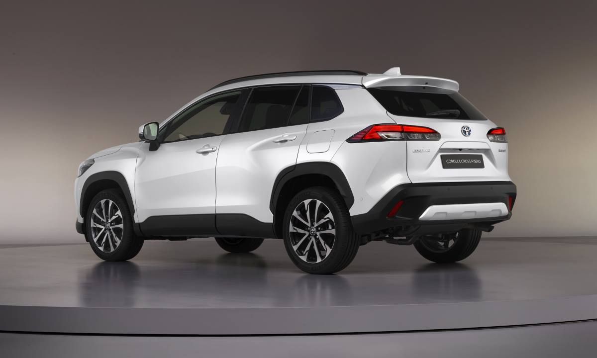 Toyota Corolla Cross Electric Hybrid 2022 (4)