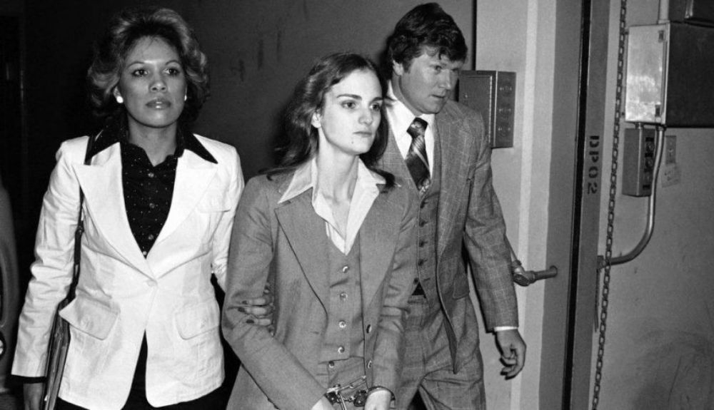 El término Síndrome de Estocolmo se generalizó con el secuestro de Patty Hearst. El término Síndrome de Estocolmo se generalizó con el secuestro de Patty Hearst.