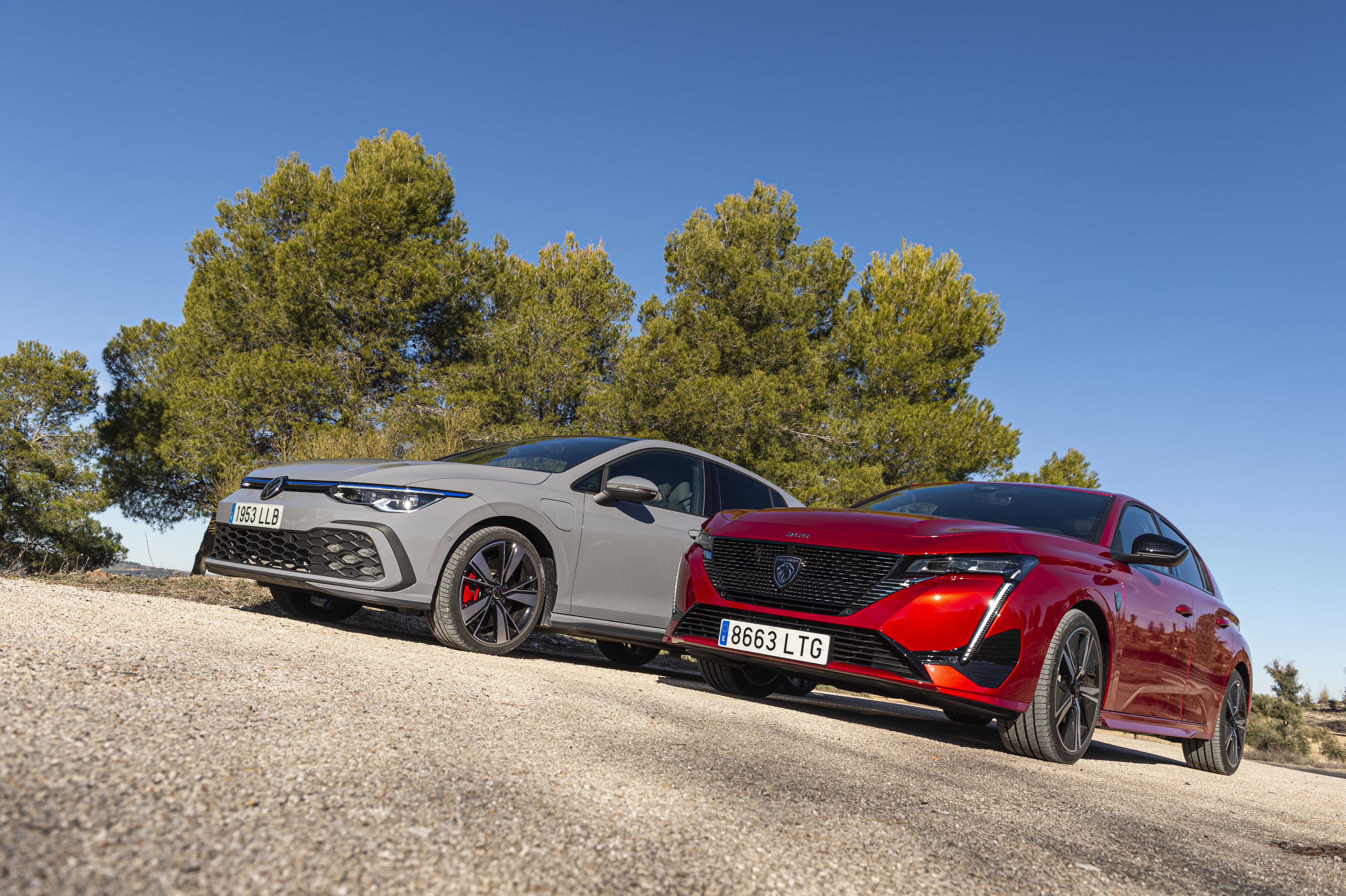 Peugeot 308 hybrid vs Volkswagen Golf GTE