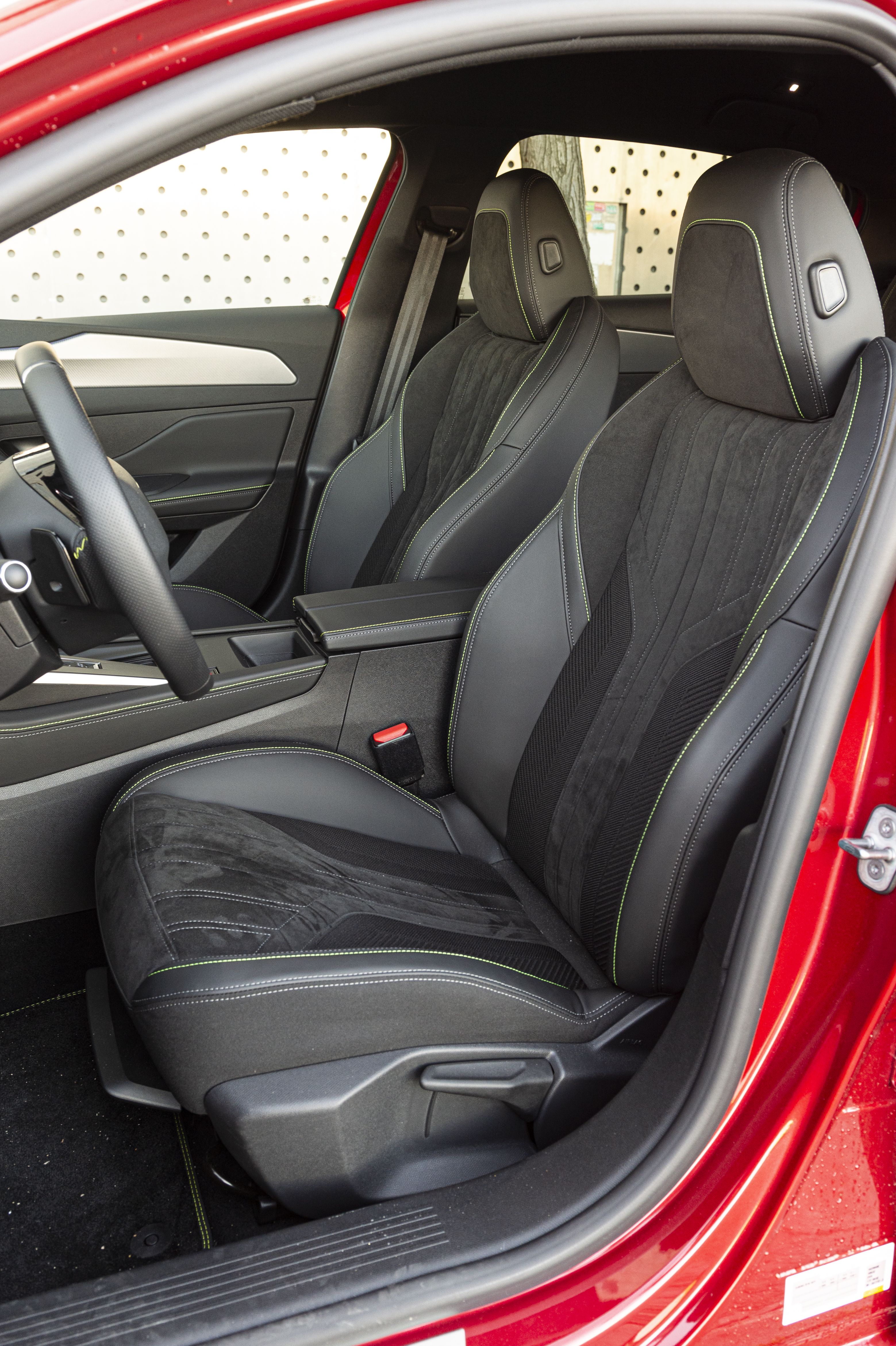 Peugeot 308 hybrid