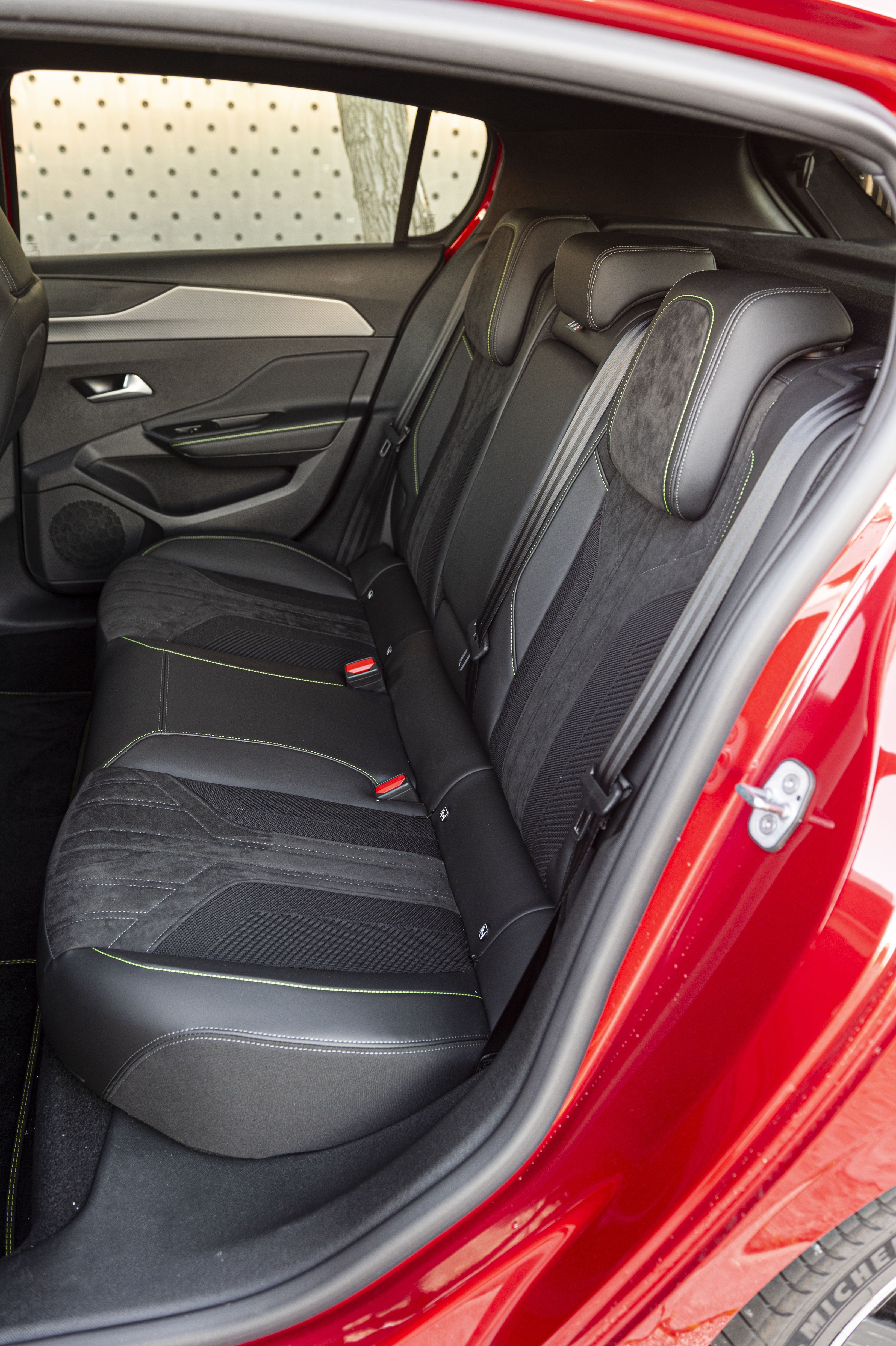 Peugeot 308 hybrid