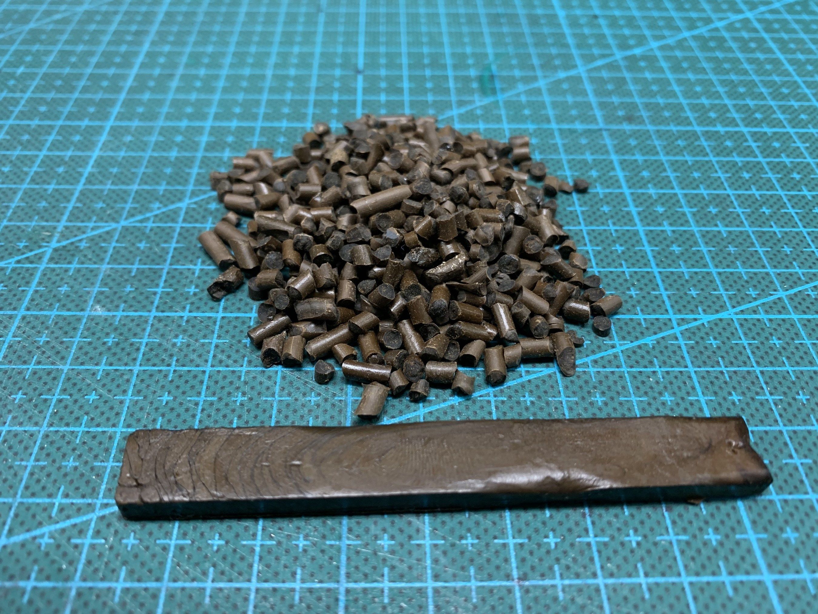 Primer material termoplástico biodegradable 100% natural a base de biomasa.
