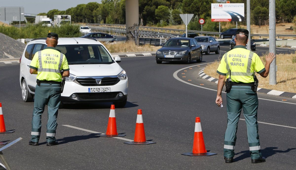 La DGT advierte de multas de 200 € y 6 puntos por una acción que casi todos cometemos, evita multas