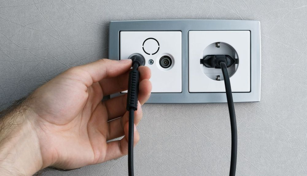 Es aconsejable desenchufar los electrodomésticos que no se usen. Es aconsejable desenchufar los electrodomésticos que no se usen.