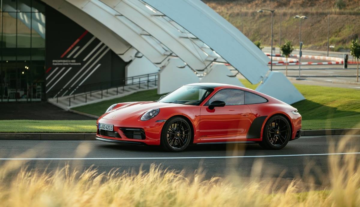 El Porsche 911 también se electrificará