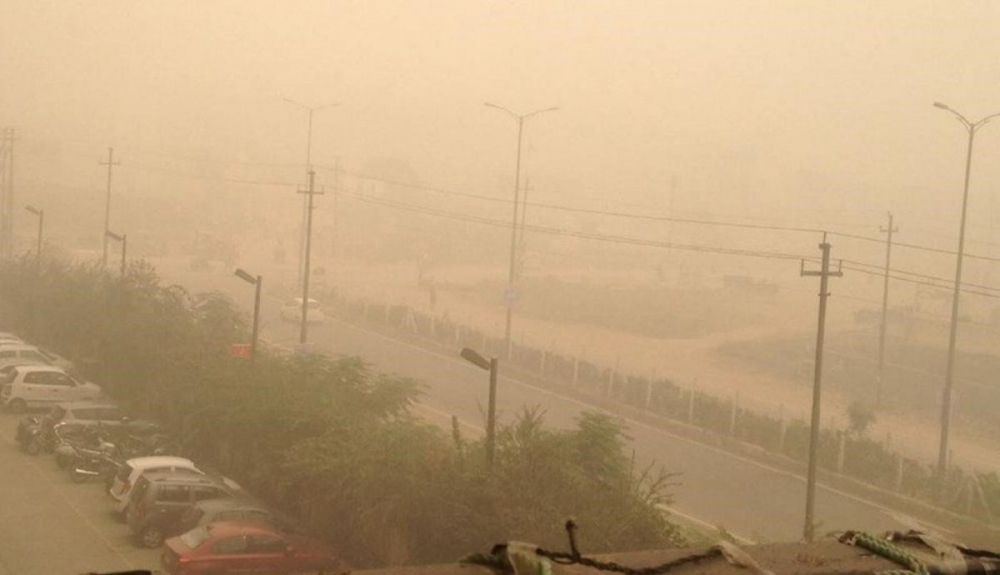 Una gruesa capa de contaminación envuelve la capital de la Inida, Neva Delhi. Una gruesa capa de contaminación envuelve la capital de la Inida, Neva Delhi.