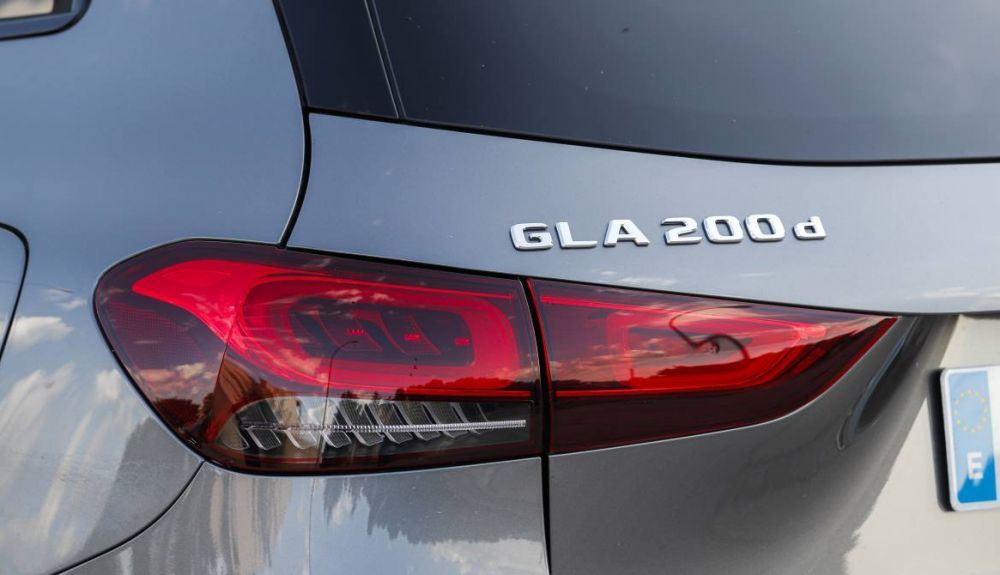mercedes gla 200 d 005 1 1000x575