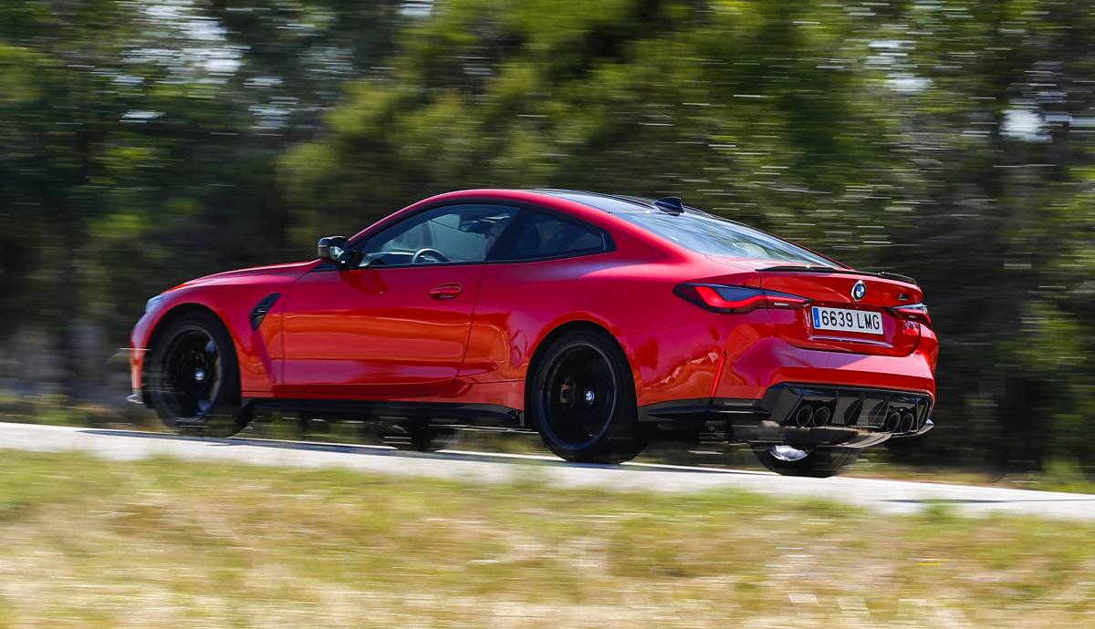 BMW M4 COMPETITION (18)