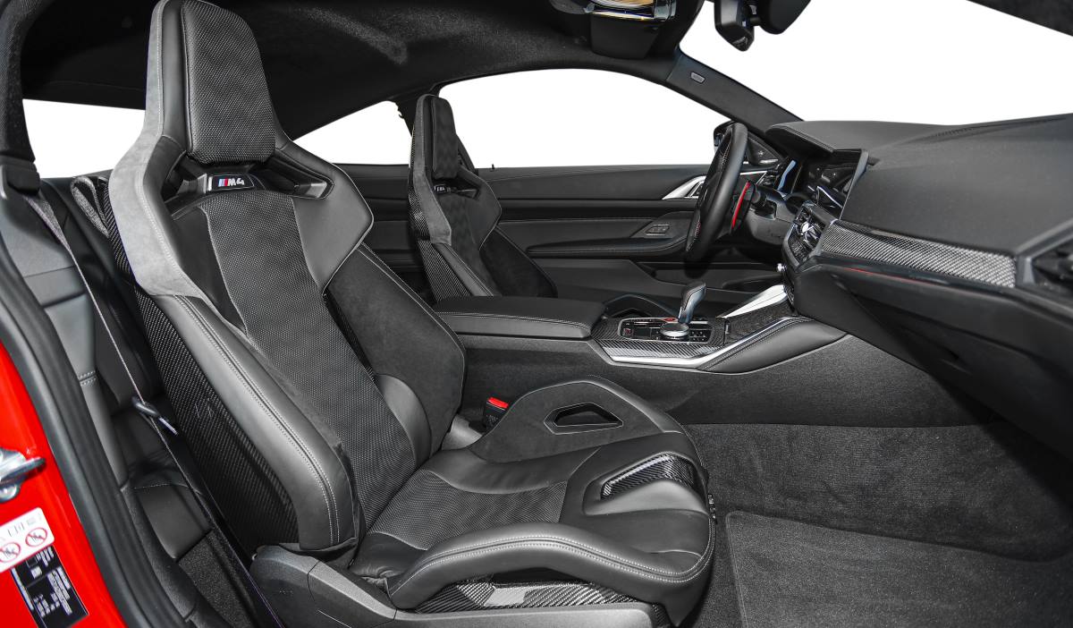 BMW M4 COMPETITION (32)