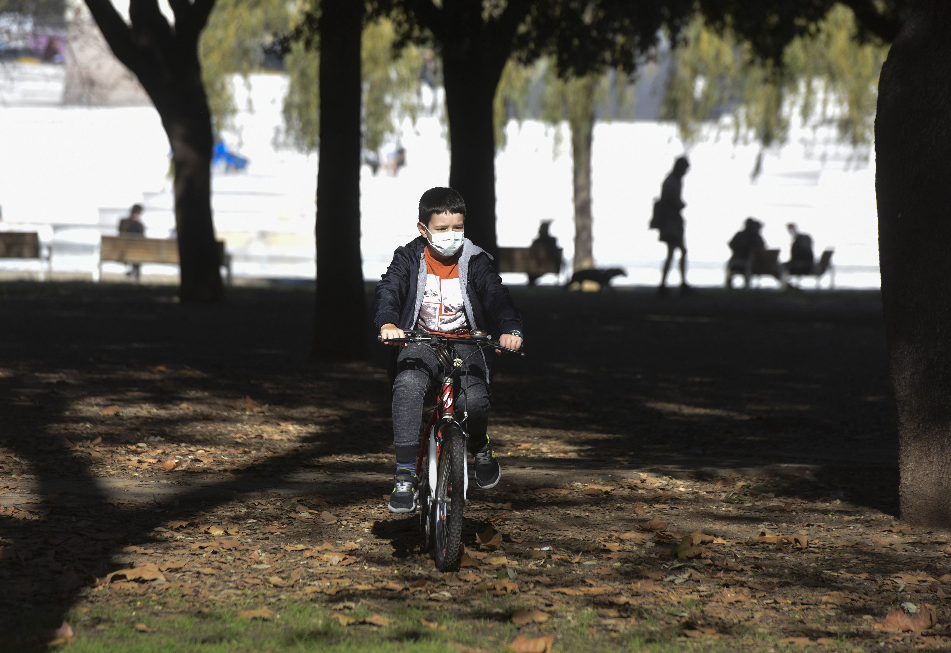 Los espacios verdes benefician la salud mental y biológica de los niños.