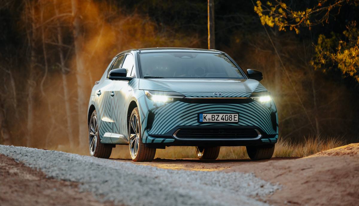 A los mandos del Toyota BZ4Xok